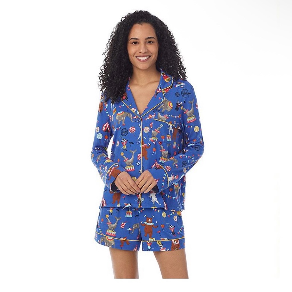 Vibrant Blue Circus Print Women's Pajama Set - Picture 7 of 9